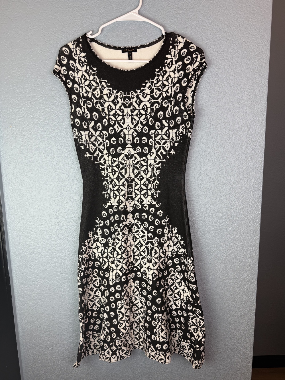 Escada Dress Womens XS Black White Knit Geometric Pattern Sleeveless Made Italy